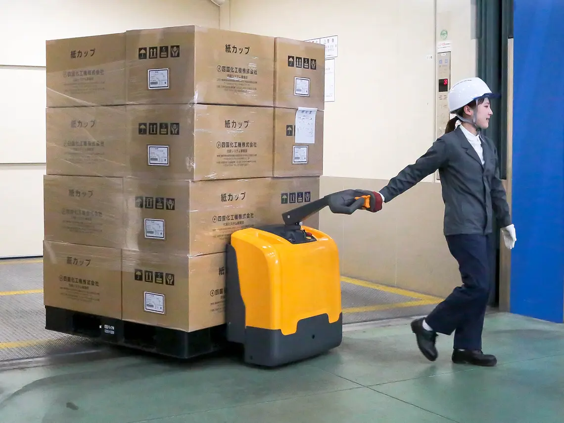 最大積載荷重2,000kgのパワフルモデル。