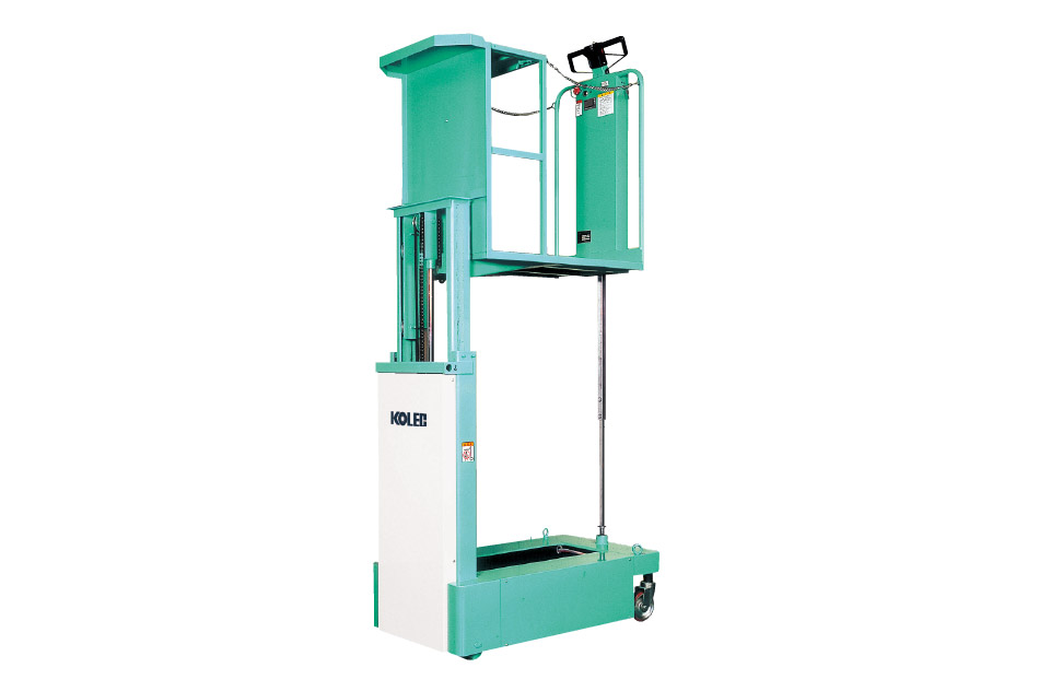Orderpicker from STE series can travel while the step is at elevated position.