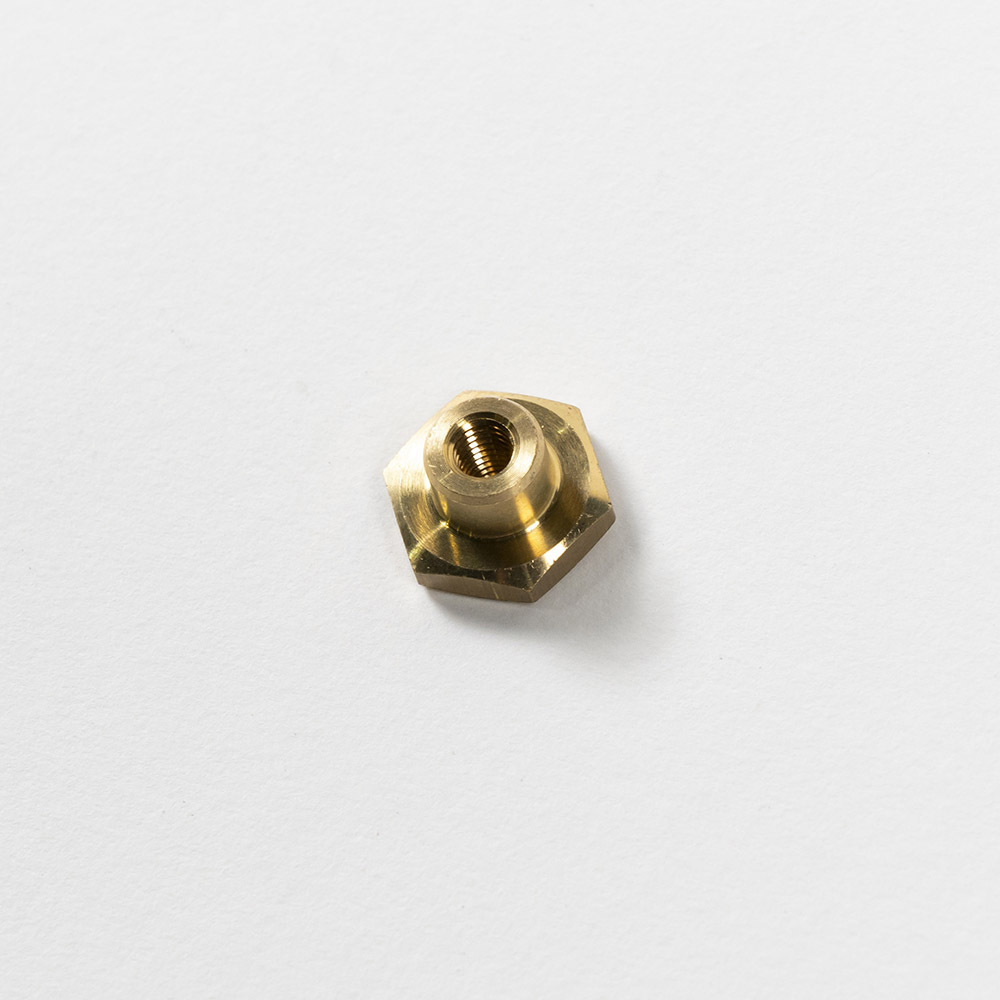 BRACKED BRASS